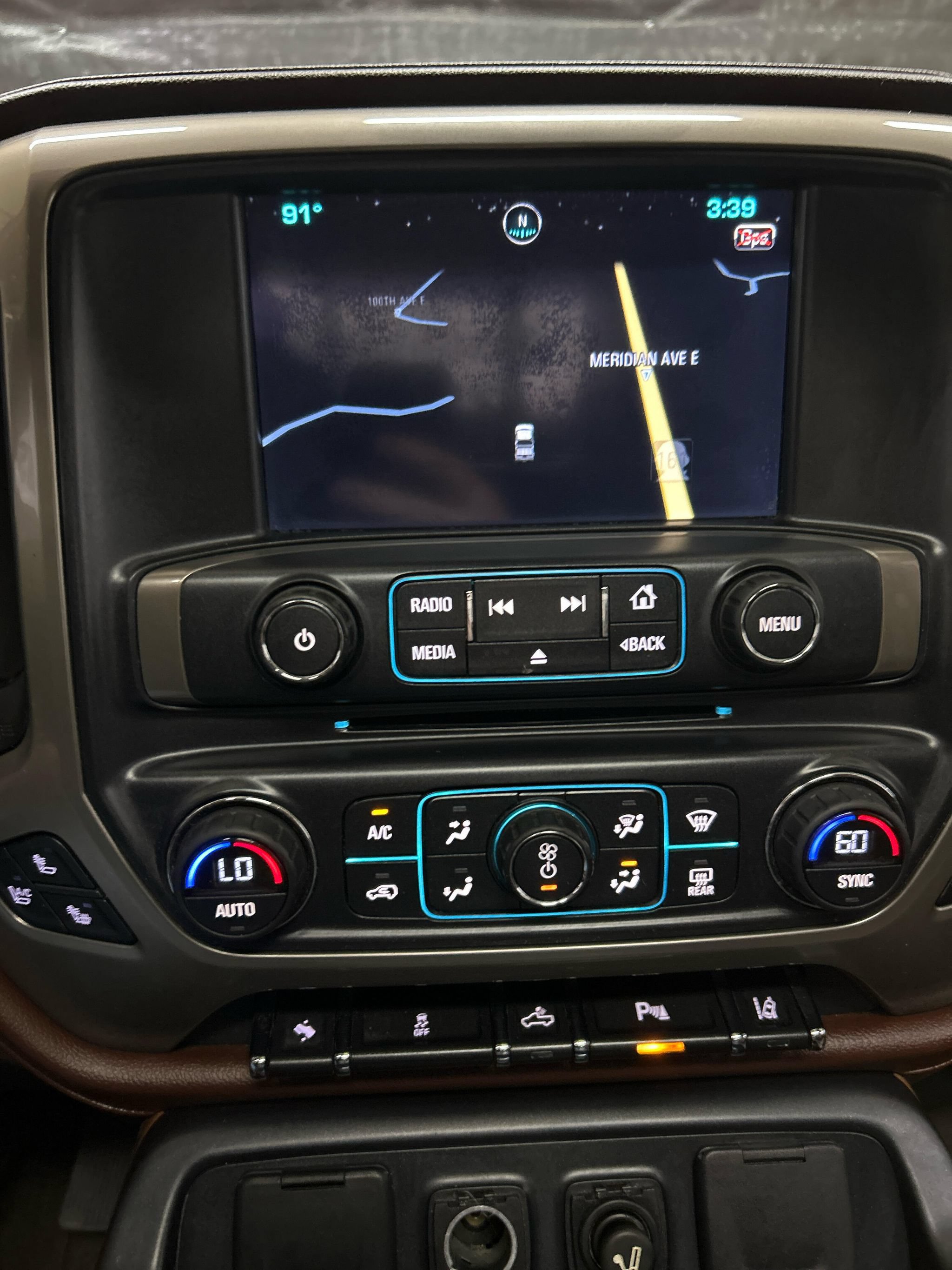 Used 2014 Chevrolet Silverado 1500 High Country AWD/4WD image 15
