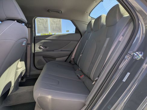 Certified 2025 Hyundai Elantra Sport FWD image 14