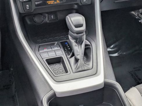 Used 2022 Toyota RAV4 XLE image 14