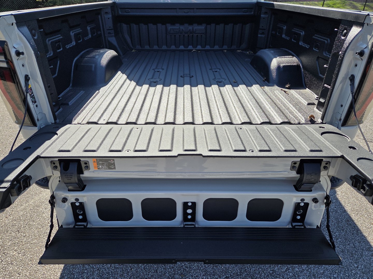 New 2026 GMC Sierra 2500 AT4 w/ AT4 Premium Plus Package AWD/4WD image 24