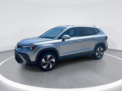 New 2025 Volkswagen Taos SE
