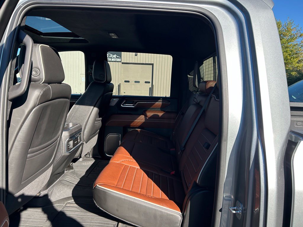 Used 2024 GMC Sierra 2500 Denali Ultimate AWD/4WD image 5