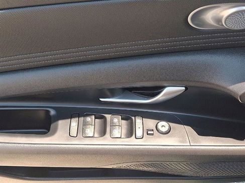 Certified 2023 Hyundai Elantra Limited FWD image 10