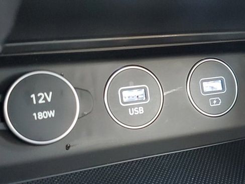 Used 2023 Genesis G70 2.0T image 29