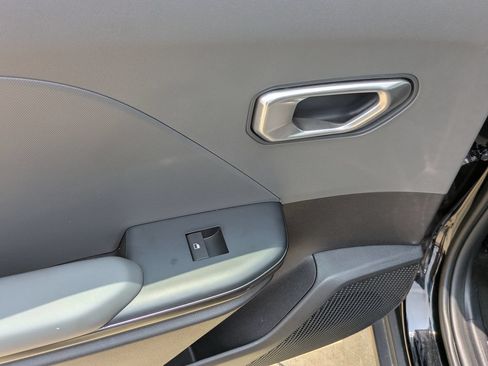 Used 2025 Kia K4 FWD image 10