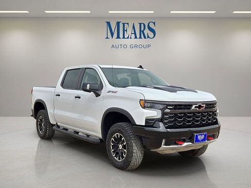 Used 2024 Chevrolet Silverado 1500 ZR2 w/ Technology Package AWD/4WD image 7