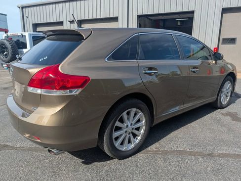 Used 2011 Toyota Venza AWD w/ Leather Pkg image 4