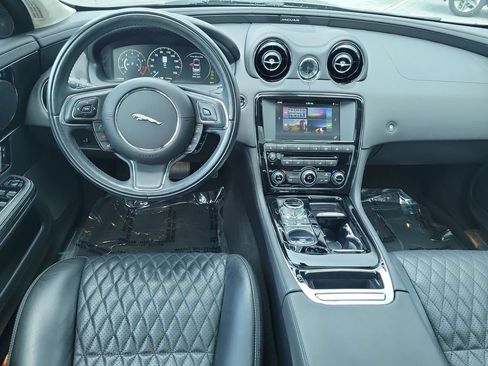Used 2017 Jaguar XJ L Portfolio RWD image 18