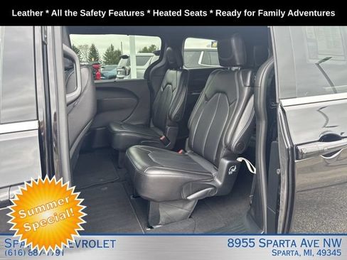 Used 2025 Chrysler Pacifica Select FWD image 22