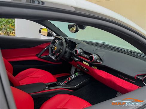 Used 2019 Ferrari 812 Superfast RWD image 22