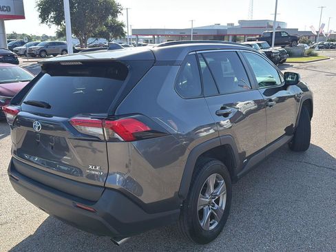 Used 2023 Toyota RAV4 XLE AWD/4WD image 3
