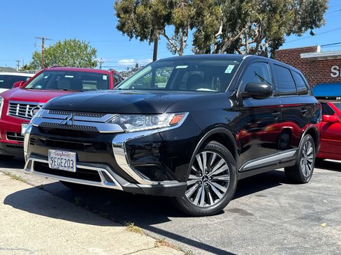 Used 2019 Mitsubishi Outlander ES FWD image 2