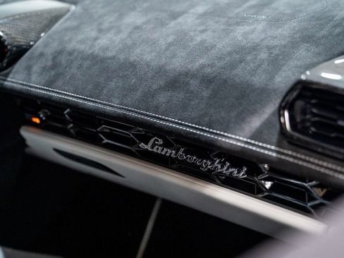 Used 2023 Lamborghini Huracan Tecnica RWD image 17