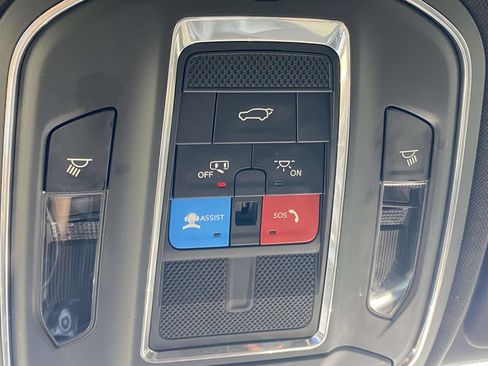 Used 2022 Jeep Grand Cherokee L Laredo RWD image 31