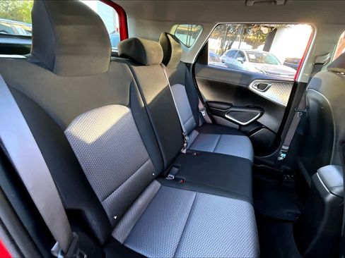 Used 2023 Kia Soul LX image 17