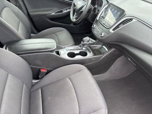 Used 2024 Chevrolet Malibu LT image 39