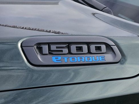 New 2026 RAM 1500 4x4 Crew Cab image 9
