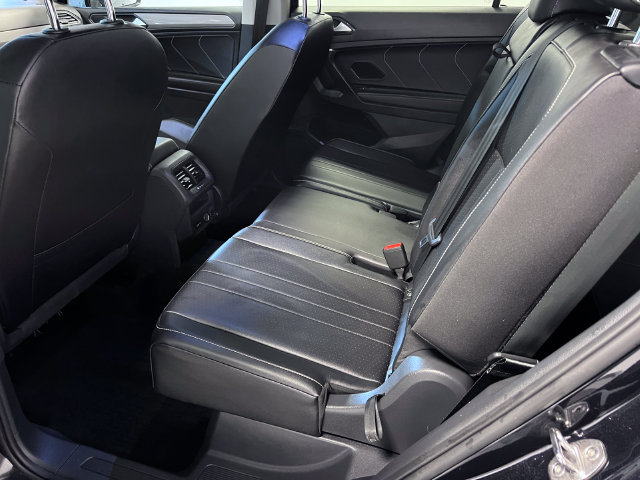 Certified 2024 Volkswagen Tiguan SE FWD image 17