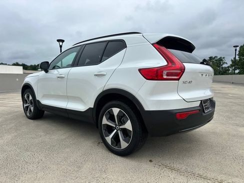Certified 2025 Volvo XC40 B5 Plus AWD/4WD image 6