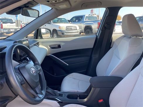 Used 2023 Toyota Corolla Cross L image 19