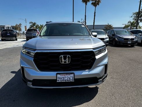 Used 2023 Honda Pilot Touring image 3