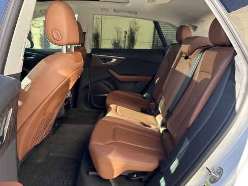 Used 2019 Audi Q8 Premium Plus w/ Premium Plus image 31