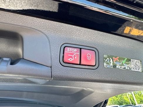 Used 2025 Mercedes-Benz GLS 450 4MATIC image 22