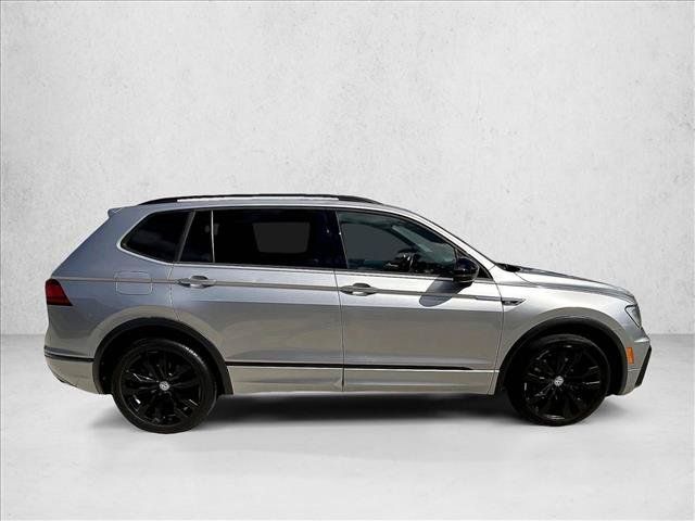 Used 2020 Volkswagen Tiguan SE R-Line FWD image 3
