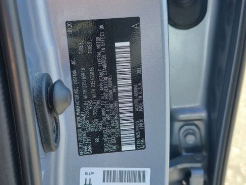 Used 2021 Toyota Highlander LE FWD image 21