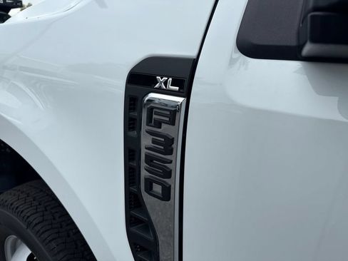 New 2026 Ford F350 XL w/ XL Chrome Package AWD/4WD image 10