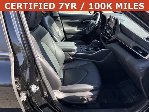 Used 2023 Toyota Highlander XLE image 9