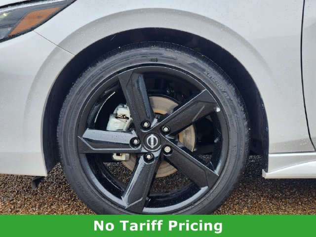 Certified 2025 Nissan Sentra SR w/ SR Premium Package FWD image 8