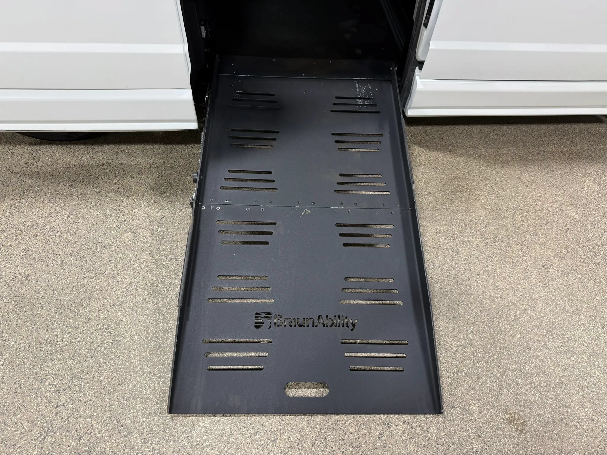 Used 2019 Dodge Grand Caravan SXT FWD image 33