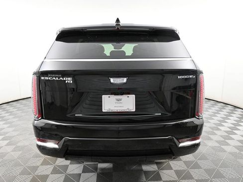New 2025 Cadillac Escalade IQ Luxury 2 image 32