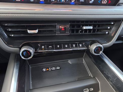 Used 2025 Chevrolet Tahoe LT AWD/4WD image 27