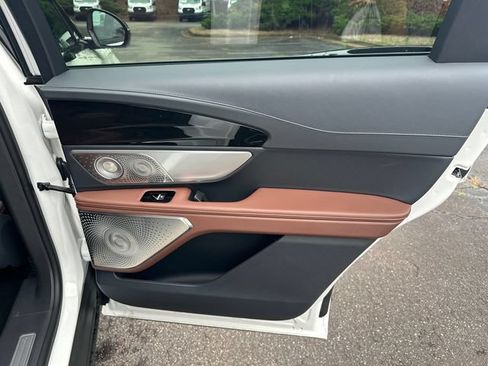 New 2026 Lincoln Nautilus Reserve AWD/4WD image 18