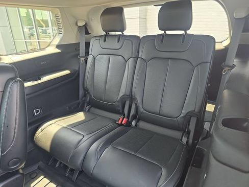 Used 2022 Jeep Grand Cherokee L Limited w/ Luxury Tech Group II AWD/4WD image 28