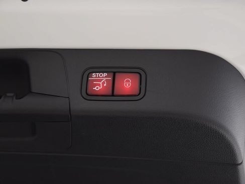 Used 2024 Mercedes-Benz EQB 250+ image 30