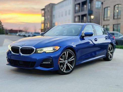 Used 2019 BMW 330i xDrive Sedan w/ M Sport Package AWD/4WD image 2
