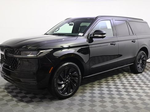 New 2026 Lincoln Navigator L Reserve w/ Jet Appearance Package image 2