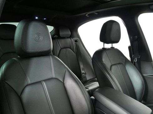 Used 2023 Alfa Romeo Stelvio Sprint RWD image 10