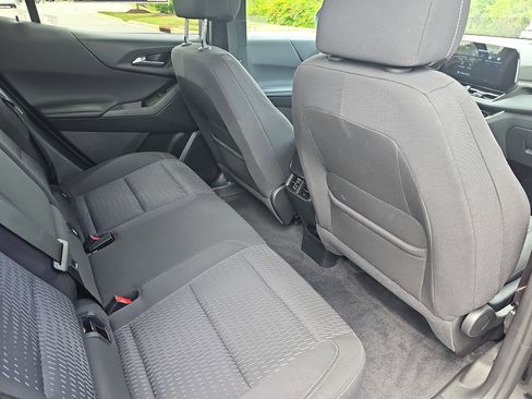 Used 2025 Chevrolet Equinox LT w/ Safety and Technology Package FWD image 11