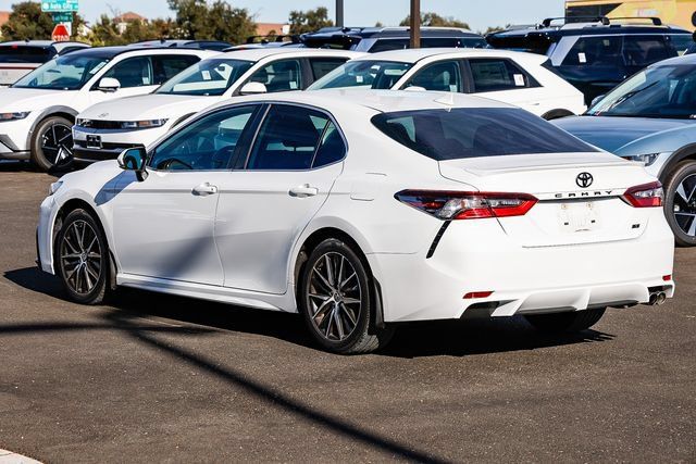 Used 2022 Toyota Camry SE FWD image 2