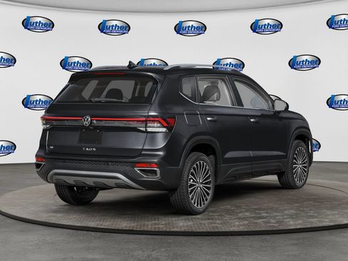 Used 2025 Volkswagen Taos SE AWD/4WD image 2