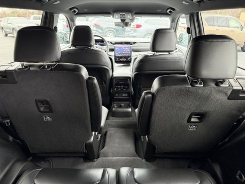 Used 2025 Jeep Grand Cherokee L Limited w/ Black Appearance Package image 6
