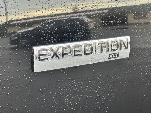 Used 2011 Ford Expedition XLT w/ 201A Rapid Spec Order Code image 25
