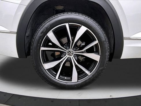 Used 2024 Volkswagen Atlas SEL Premium R-Line AWD/4WD image 39