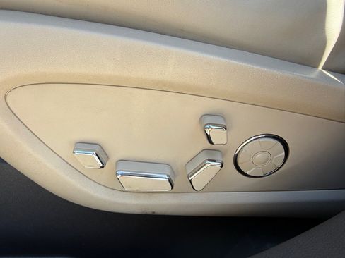 Used 2020 Lincoln Nautilus Reserve w/ Equipment Group 201A FWD image 17