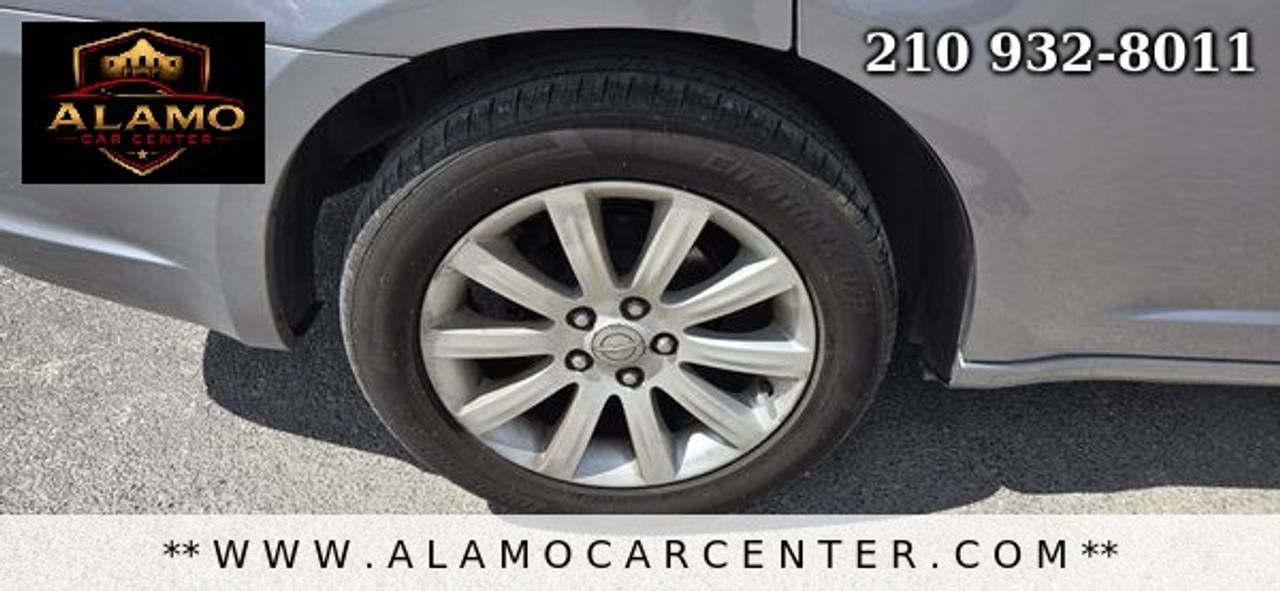 Used 2013 Chrysler 200 Limited FWD image 13