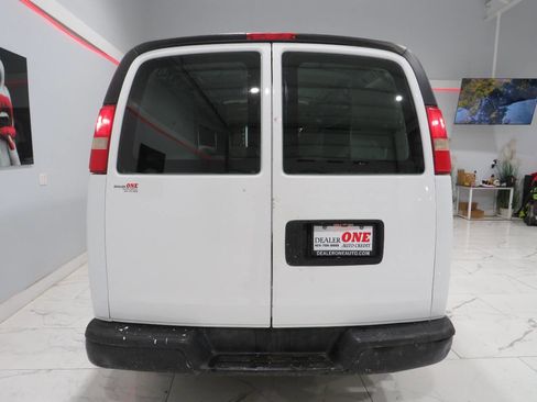 Used 2008 Chevrolet Express 1500 image 2